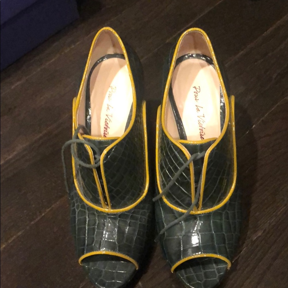 Pour La Victoire Shoe